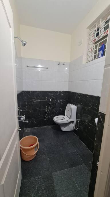 Willa Kamalam 2 Bhk - Non Ac Coimbatore Zewnętrze zdjęcie