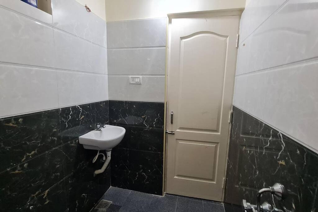 Willa Kamalam 2 Bhk - Non Ac Coimbatore Zewnętrze zdjęcie